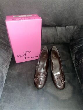 New in box the touch of Nina heels size 9